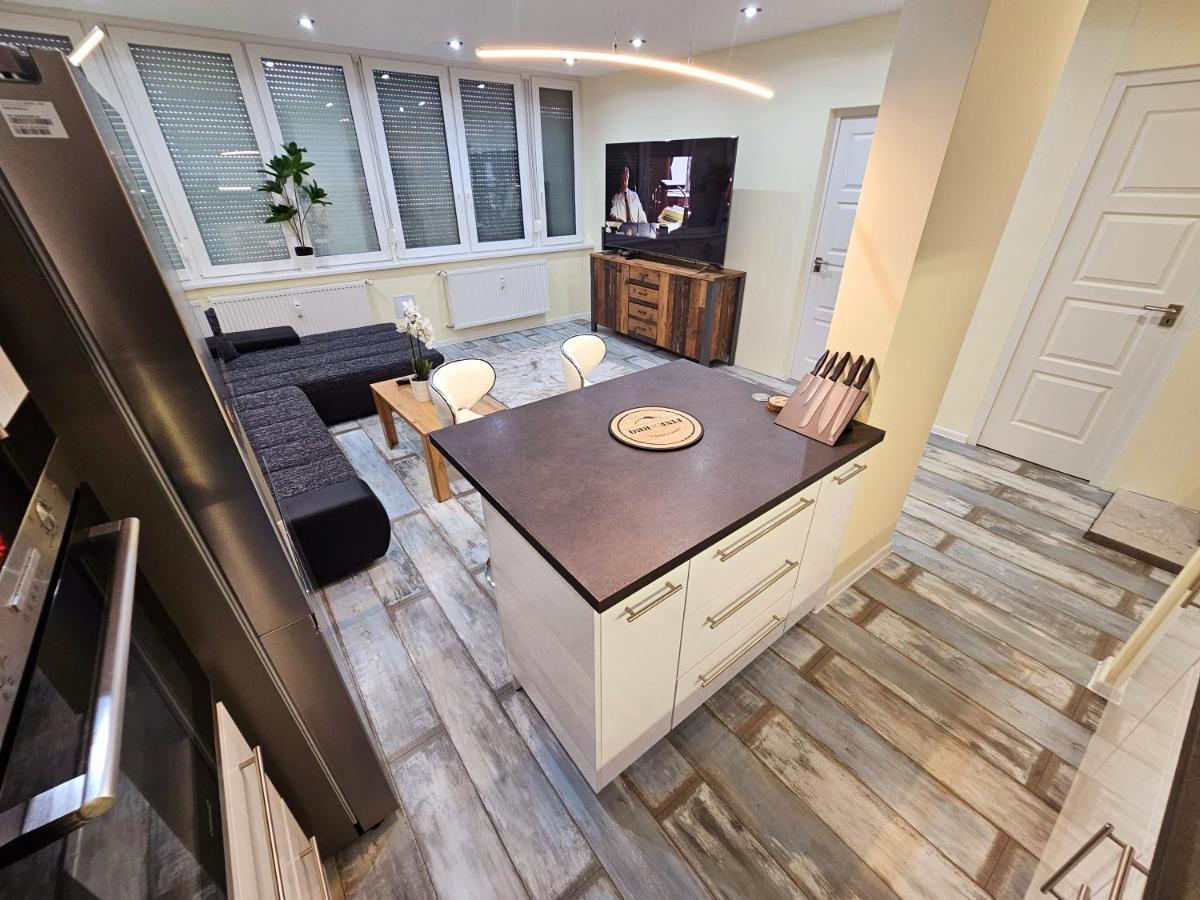 Urban Loft Lejlighed Salgótarján Eksteriør billede